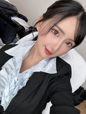 楪カレン（楪可怜）PRED-680作品发布！惨遭新任老头社长全身调教！