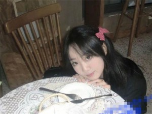 湖南岳麓某学校学生妹劈腿下海！100一晚让无数人前仆后继 穿着校服啪啪