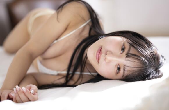 百仁花(Monica)作品STARS-594新人用跳伞的勇气来征服你-番番狗番号库