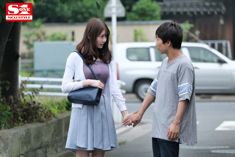 下流女教师「枫ふうあ」谈师生恋被抓包 为封口只好沦为坏学生玩偶-番番狗番号库