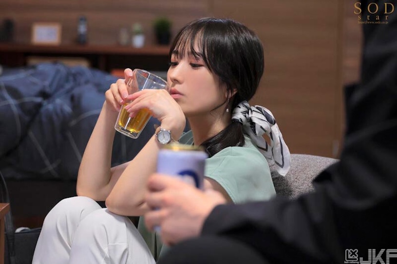 「小凑四叶」START-257作品发布!和明明就不喜欢的同事趁势一夜情-番番狗番号库