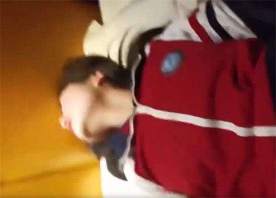 湖南岳麓某学校学生妹劈腿下海!100一晚让无数人前仆后继 穿着校服啪啪-番番狗番号库