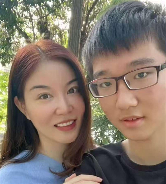 网传广西42岁陪读妈妈 高考之际用自己的特有方式为儿子缓解压力-番番狗番号库